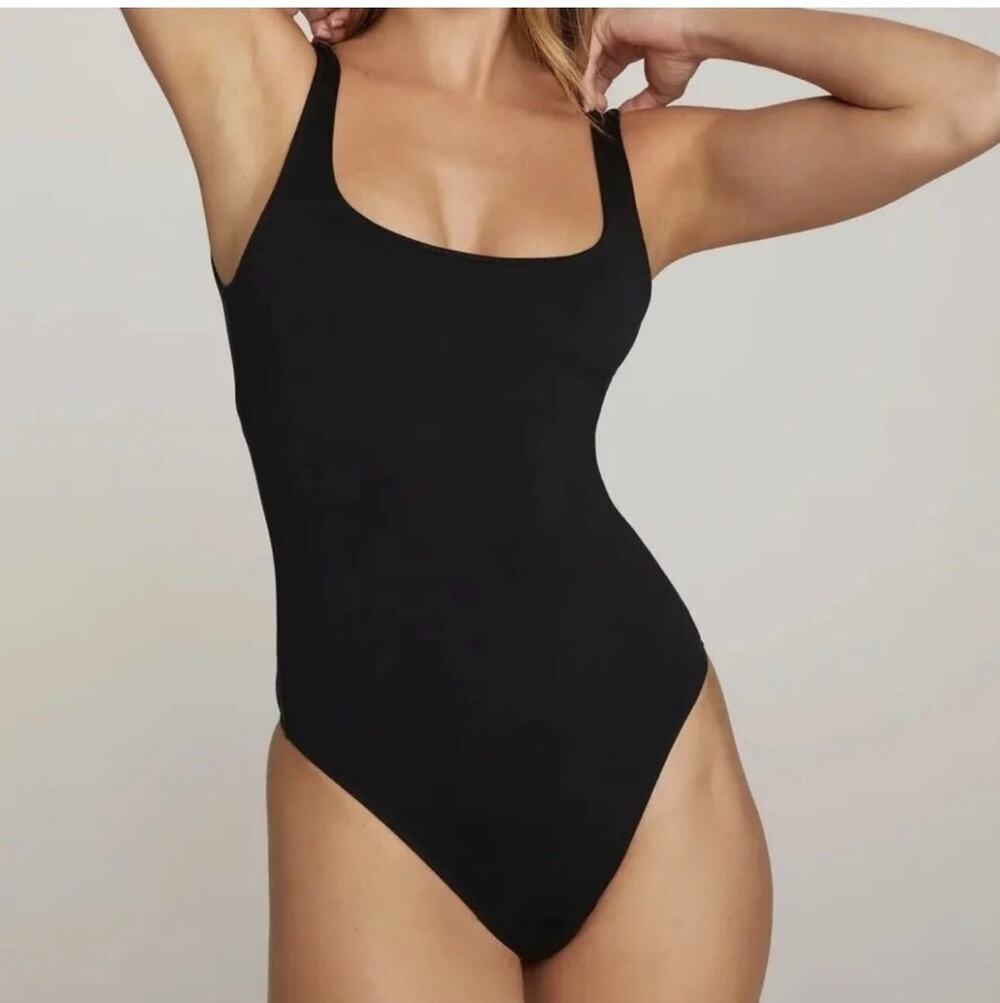 Good American Layout One Piece Swimsuit Black Low Back Scoop Neck Size 1 NWT